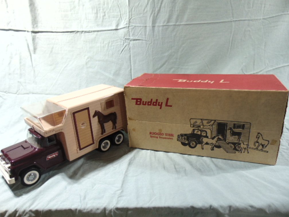 Image for Dyersville Spring Auction Extravaganza