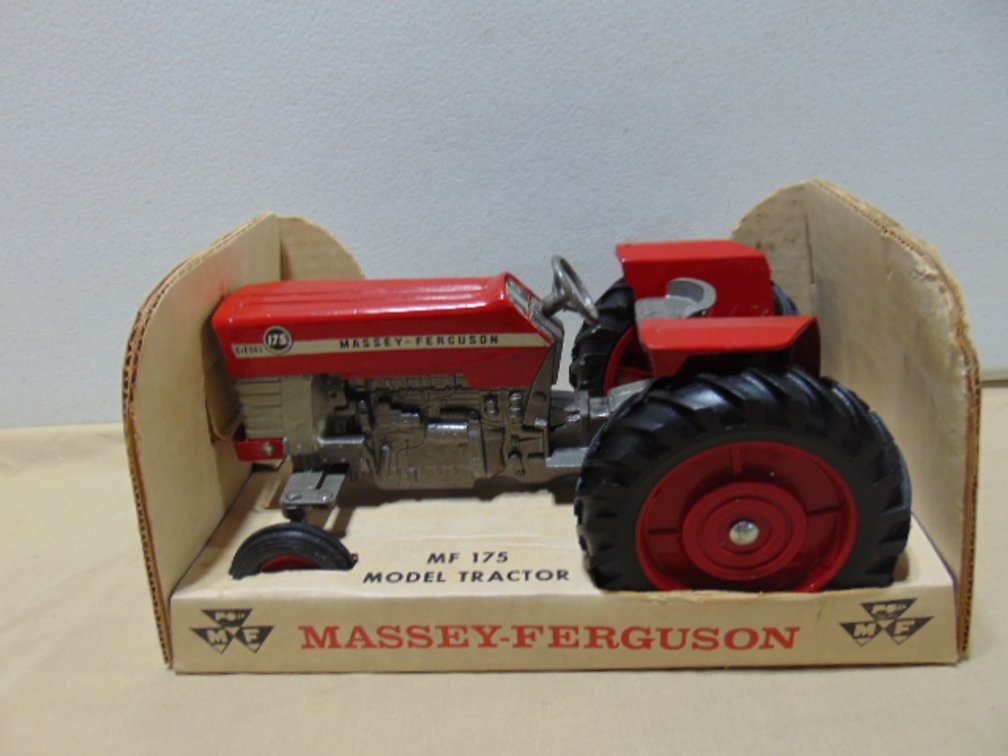 Image for Friday Leaf'in Summer Labor Day Auctions