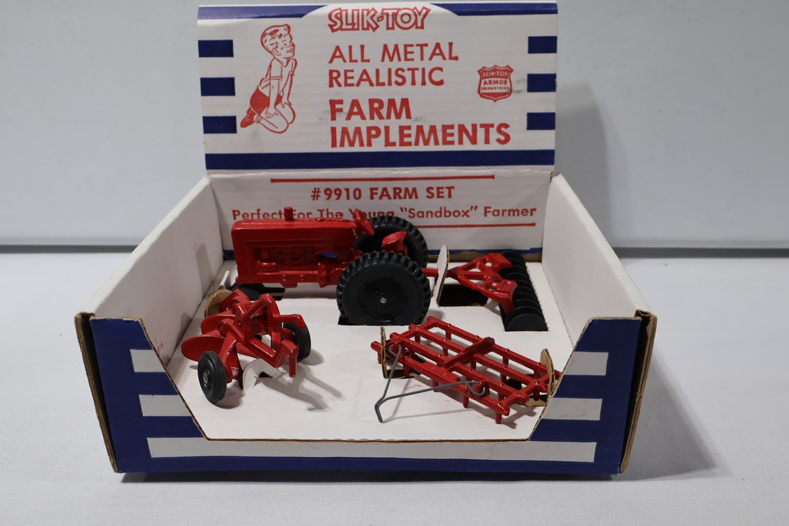 Image for Friday Dyersville Summer Auction Series