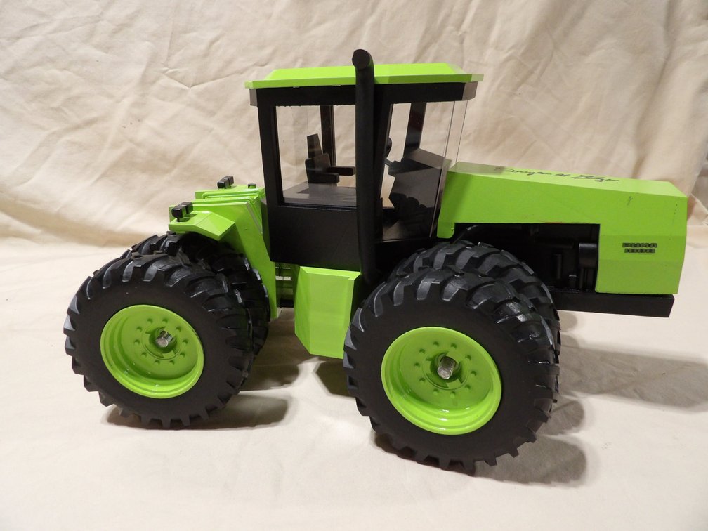 Image for Santa's Delight Saturday Farm Toy/Memorabilia Auction