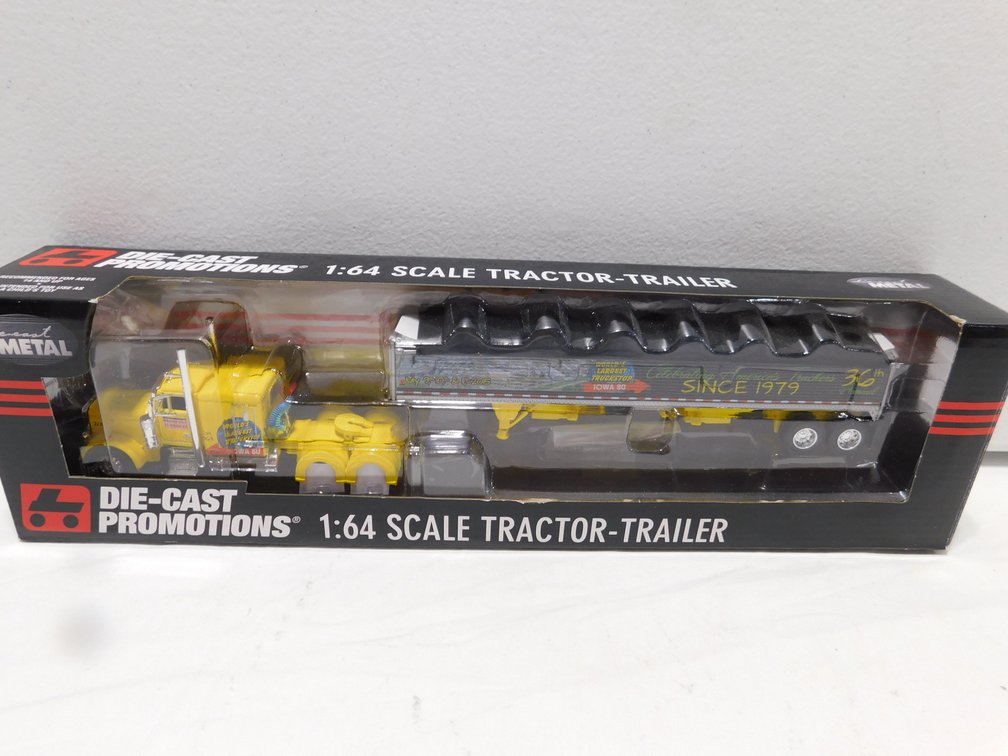 Image for October Dyersville Monthly Farm Toy Auction