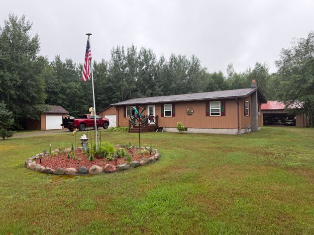 Image for Boulder Juntion Real-Estate Auction! Beautiful Home with Buildings! 1.5 Acres