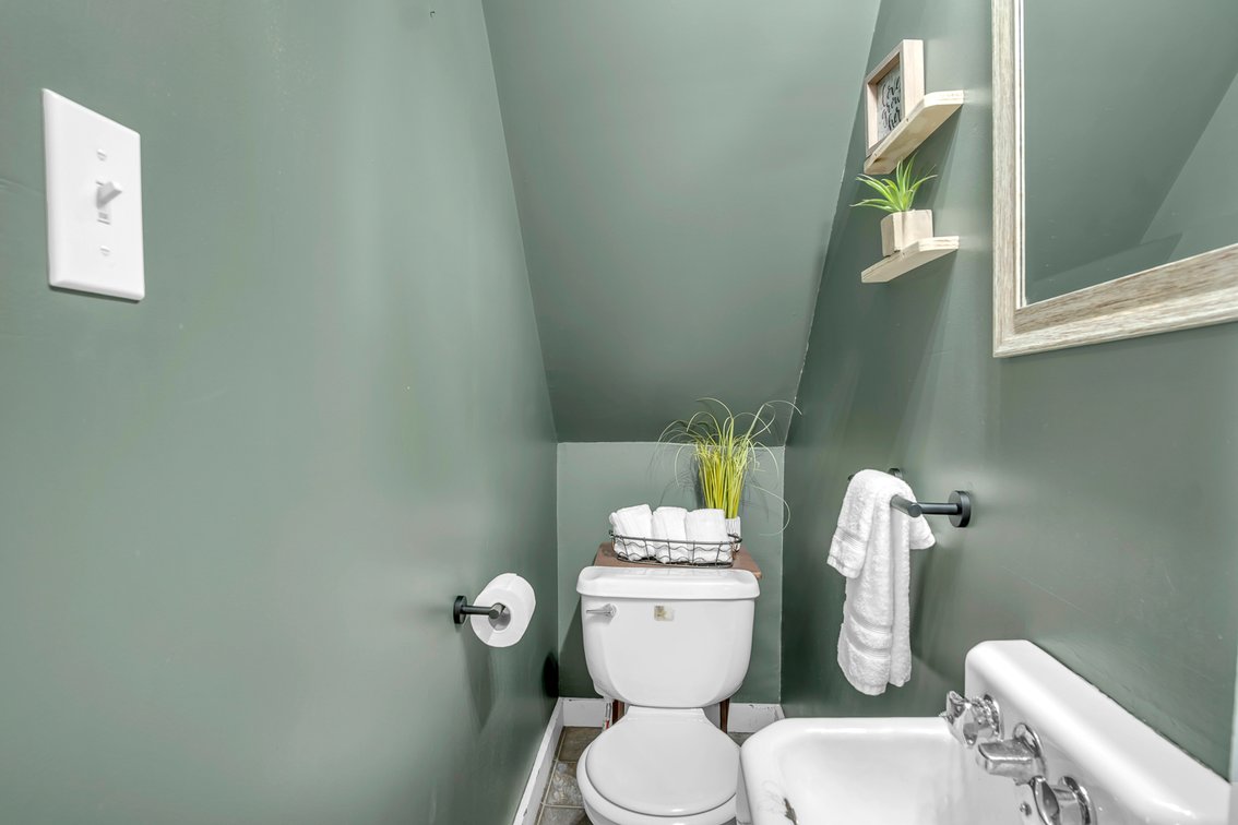 Image for 304 W 12th, Newton