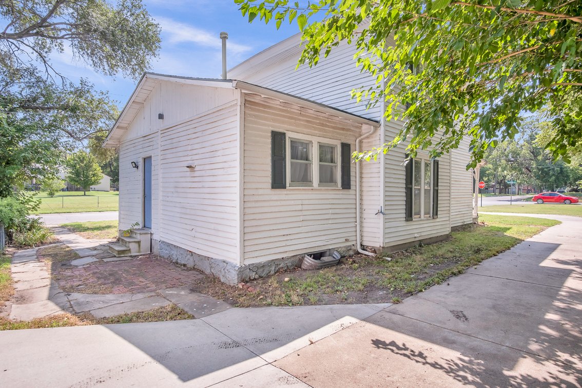 Image for 304 W 12th, Newton