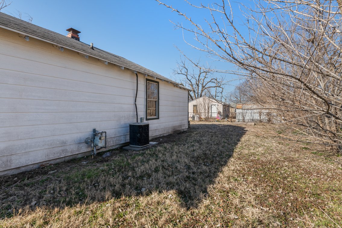 Image for 1533 S Saint Clair Ave