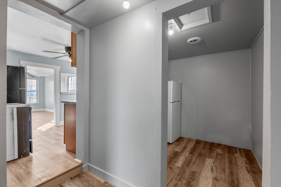 Image for 1533 S Saint Clair Ave