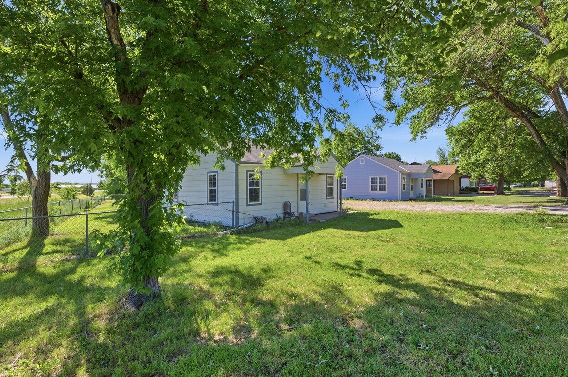 Image for 1540 N Andover Rd