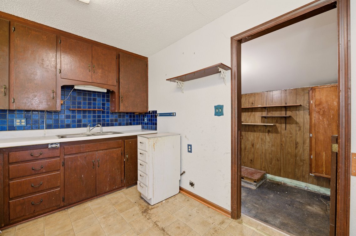 Image for 1540 N Andover Rd