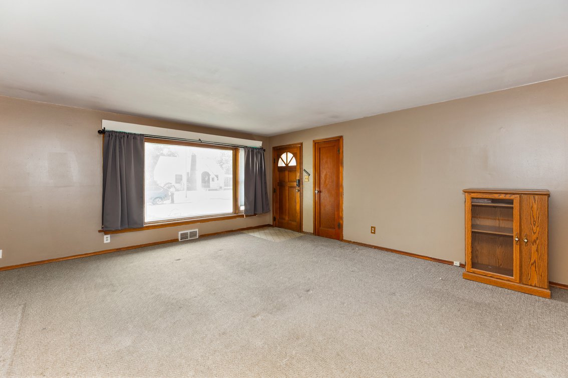 Image for 202 W 25th Ave, Hutchinson
