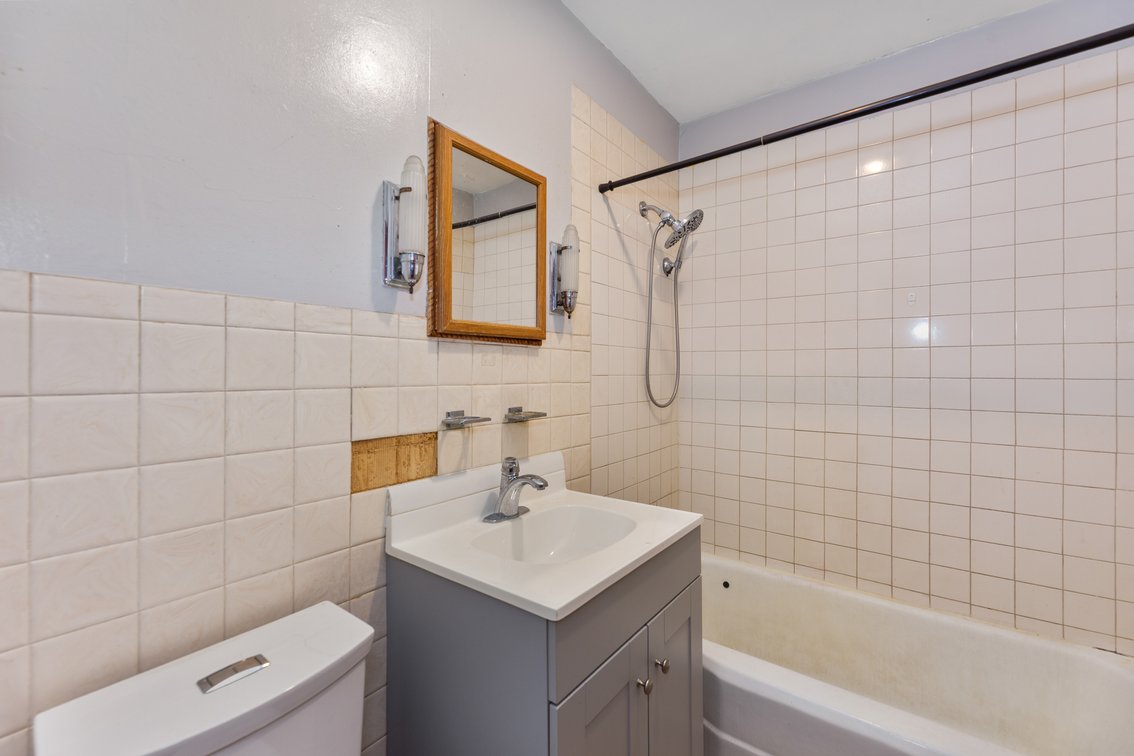 Image for 202 W 25th Ave, Hutchinson