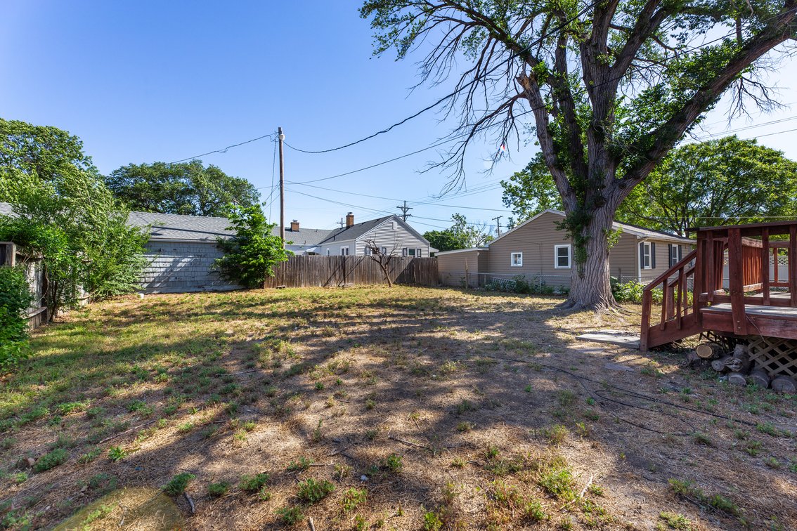 Image for 202 W 25th Ave, Hutchinson