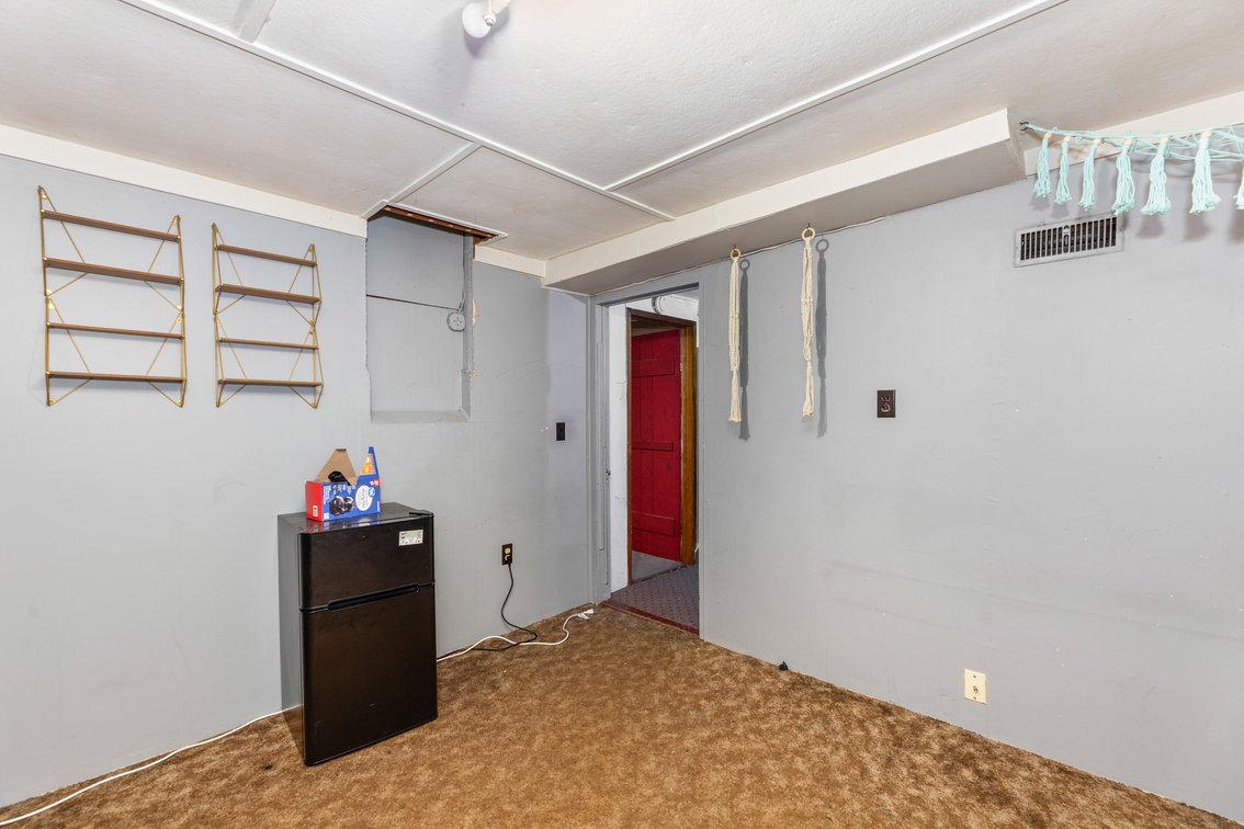 Image for 202 W 25th Ave, Hutchinson