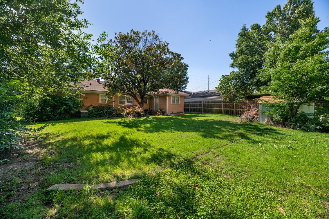 Image for 3532 S Seneca