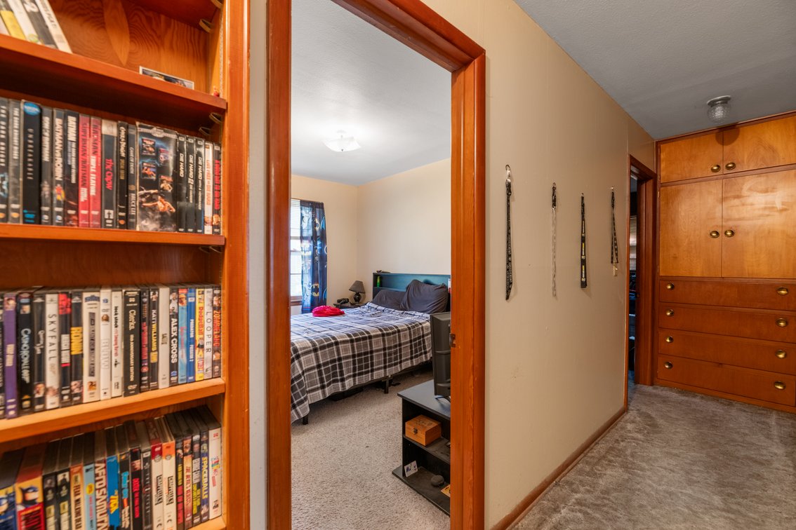 Image for 3532 S Seneca