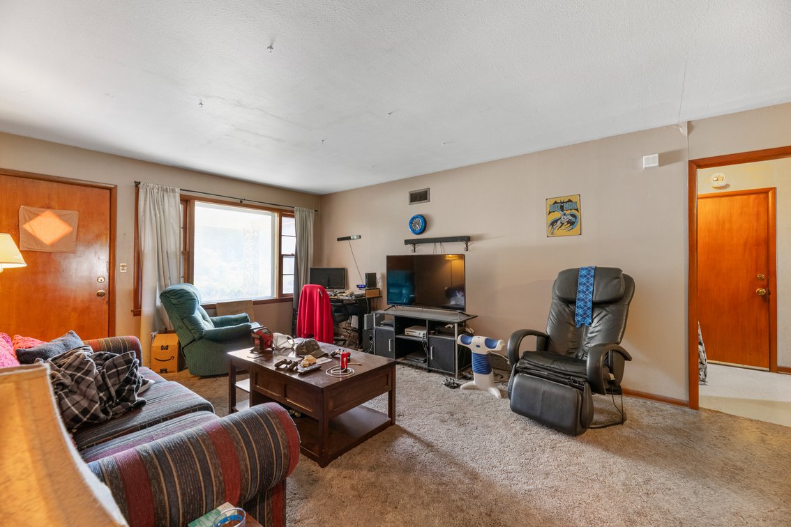 Image for 3532 S Seneca