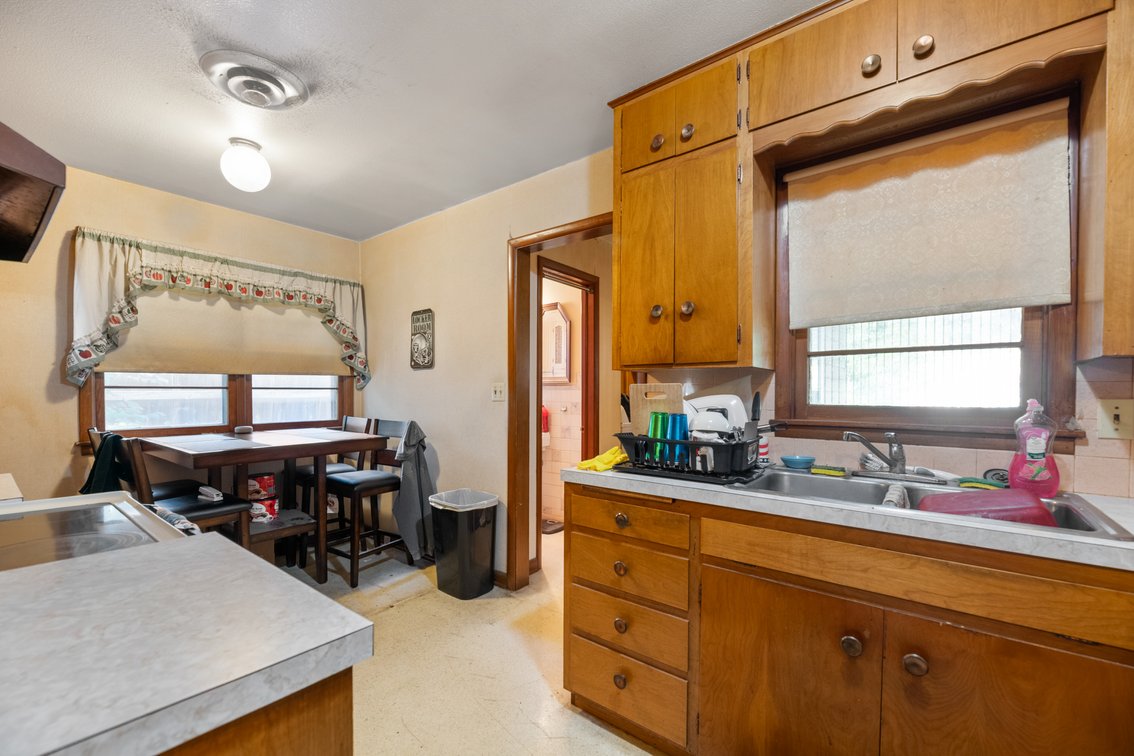 Image for 3532 S Seneca
