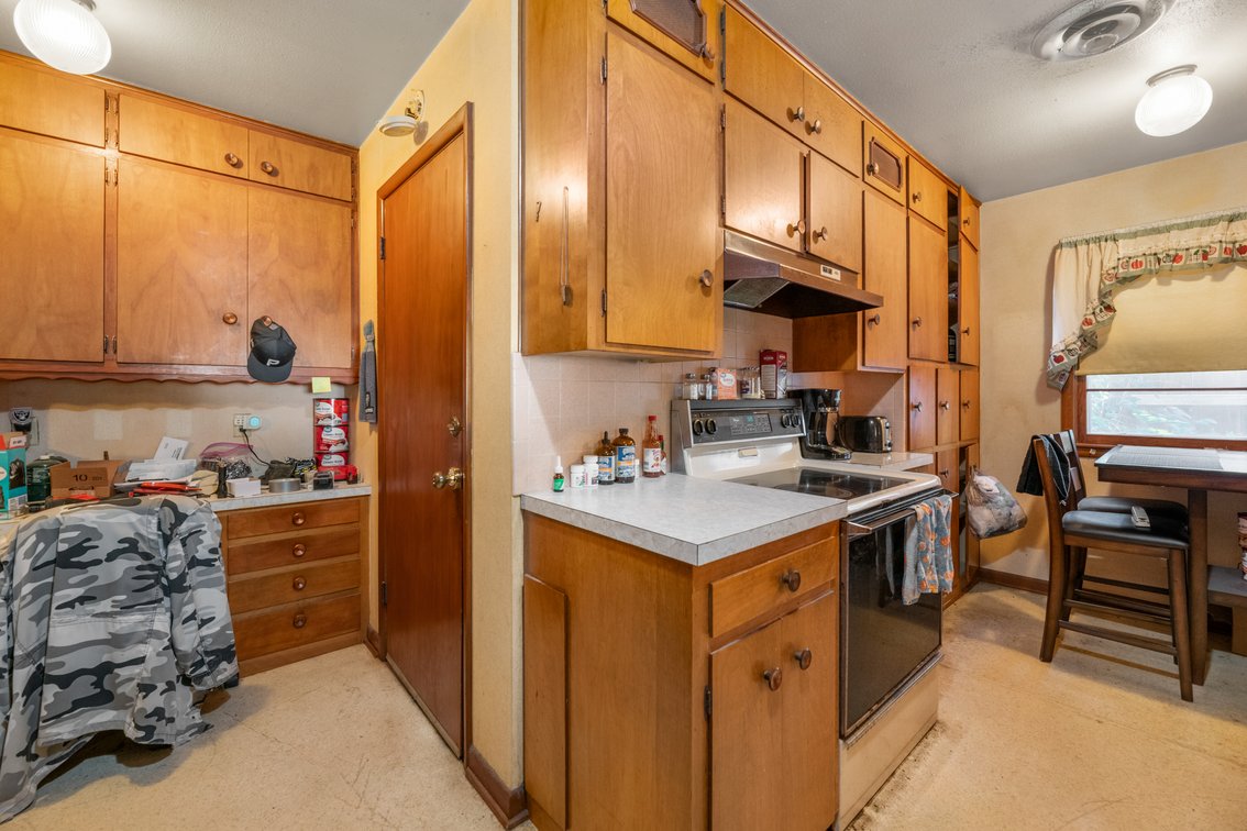 Image for 3532 S Seneca