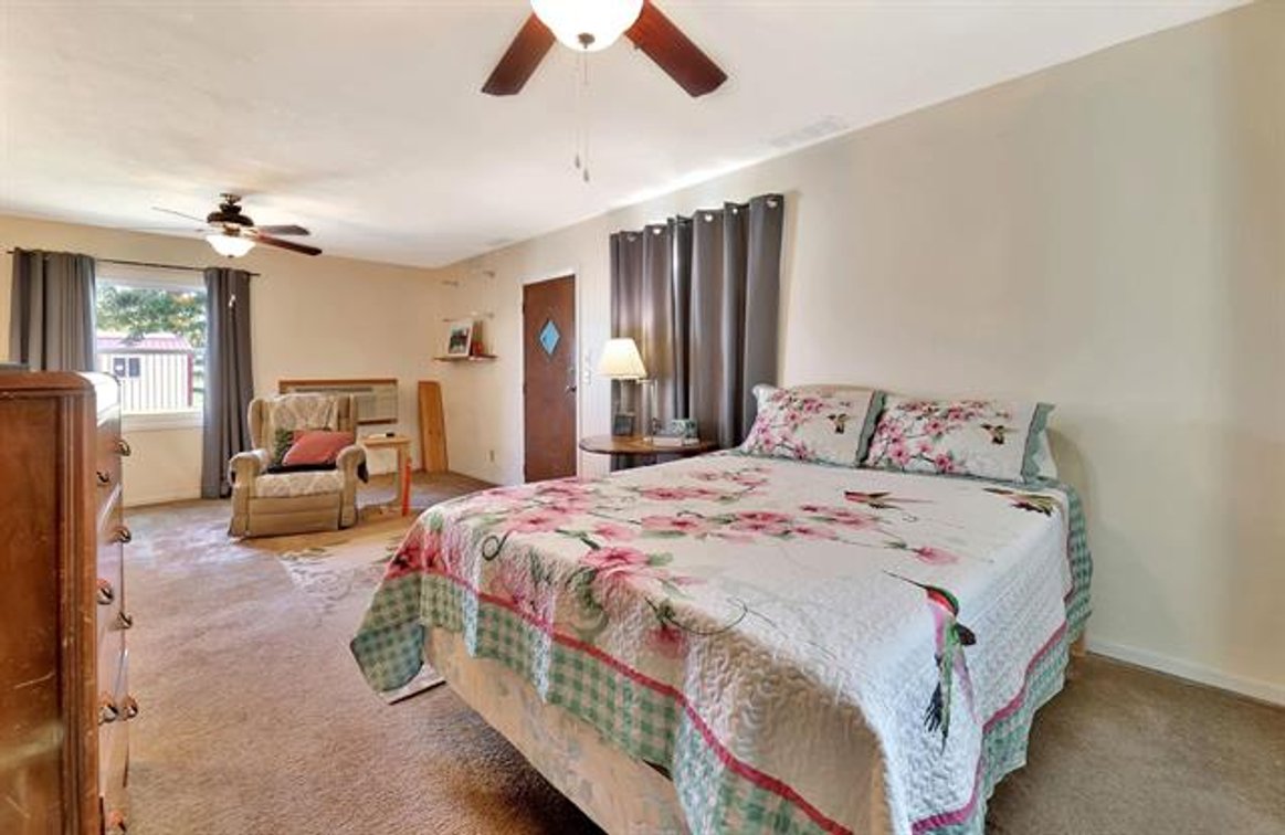 Image for 124 S Collingwood