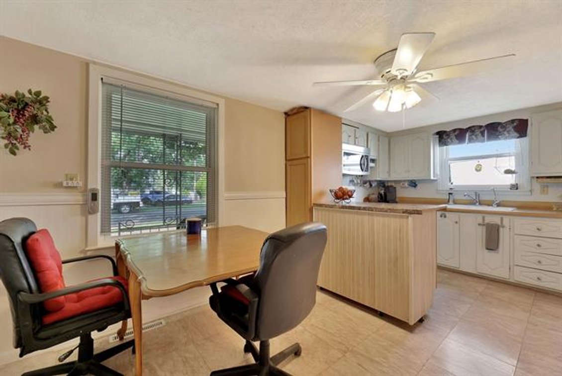 Image for 124 S Collingwood