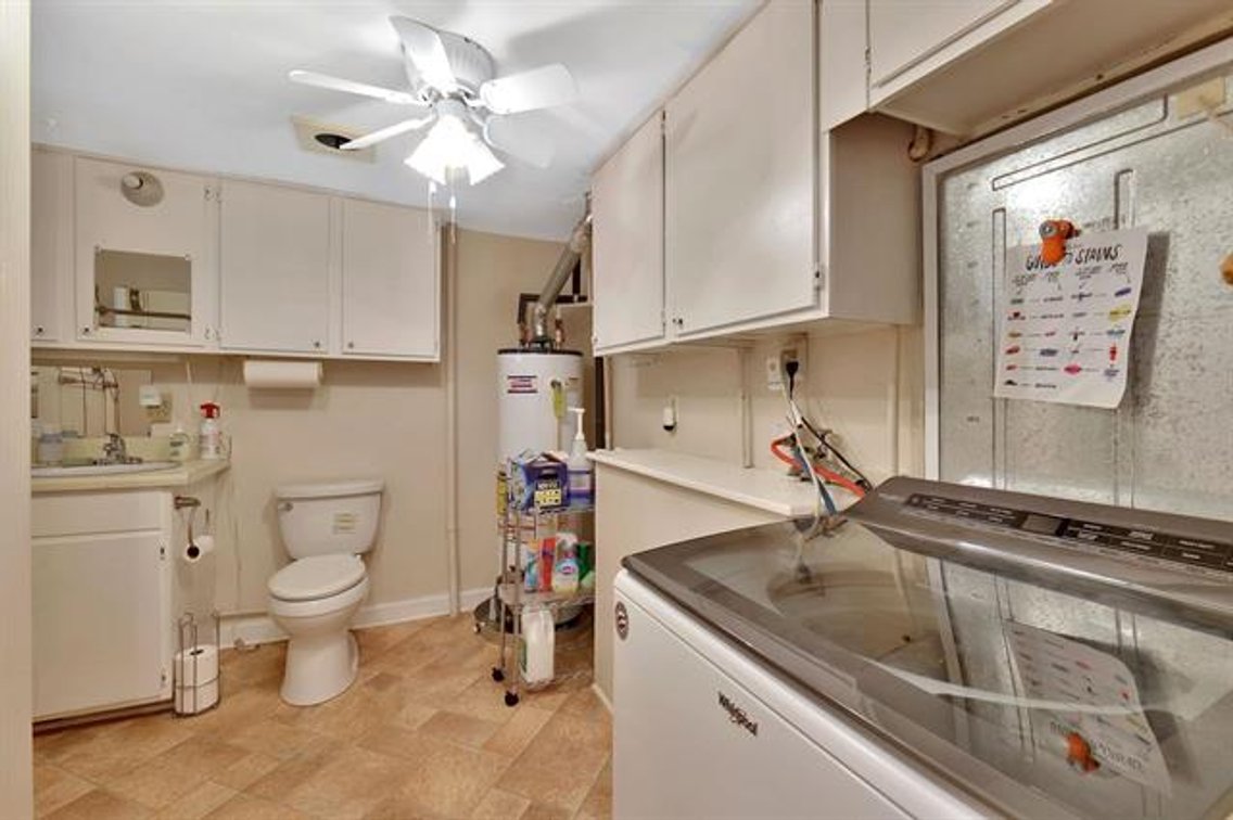 Image for 124 S Collingwood