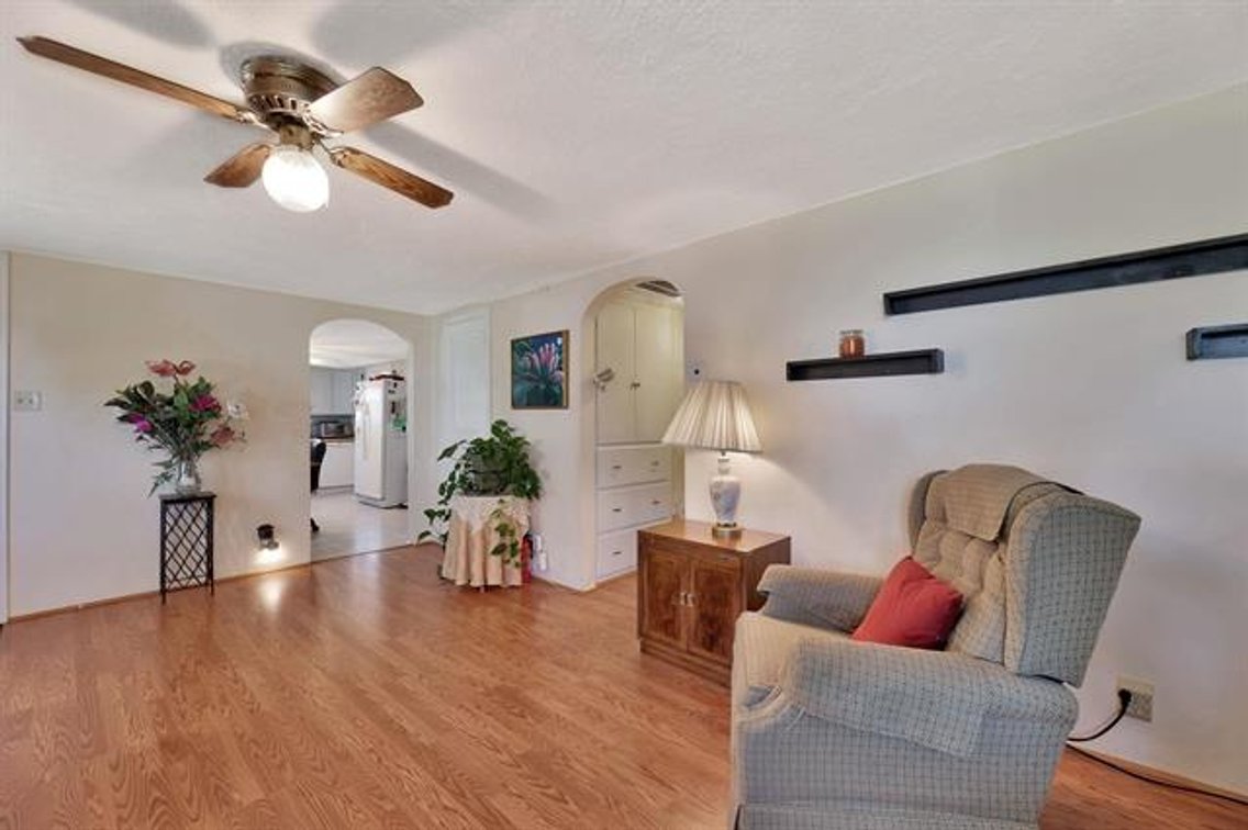 Image for 124 S Collingwood