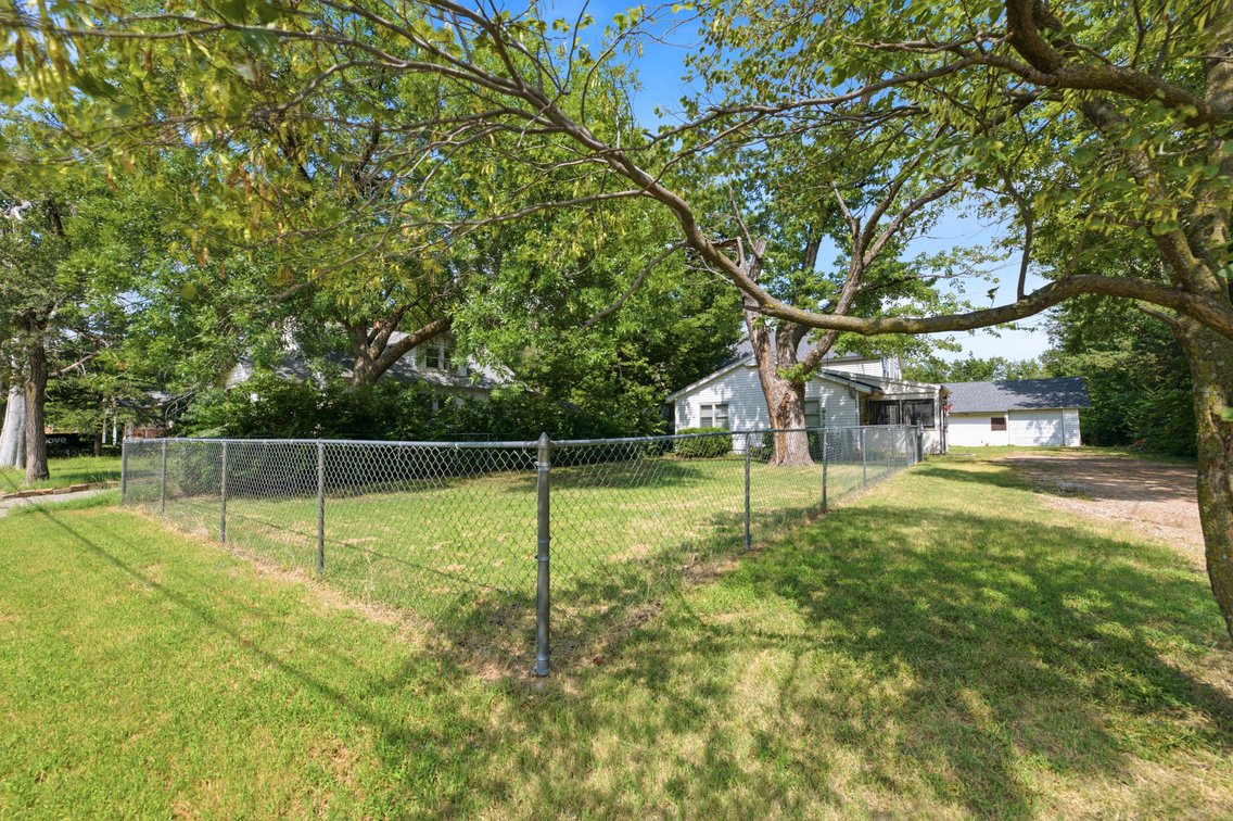 Image for 1128 N Custer Ave