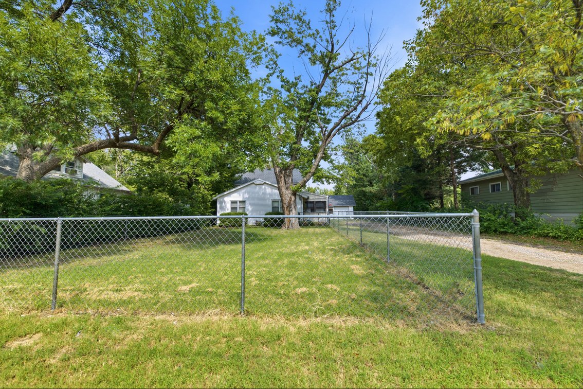 Image for 1128 N Custer Ave