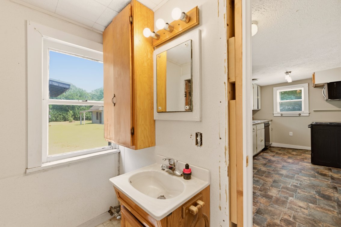 Image for 1128 N Custer Ave