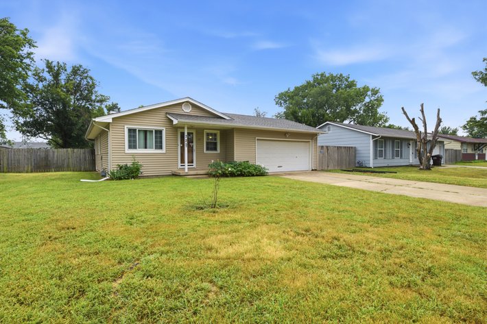 Image for 725 W Lockwood