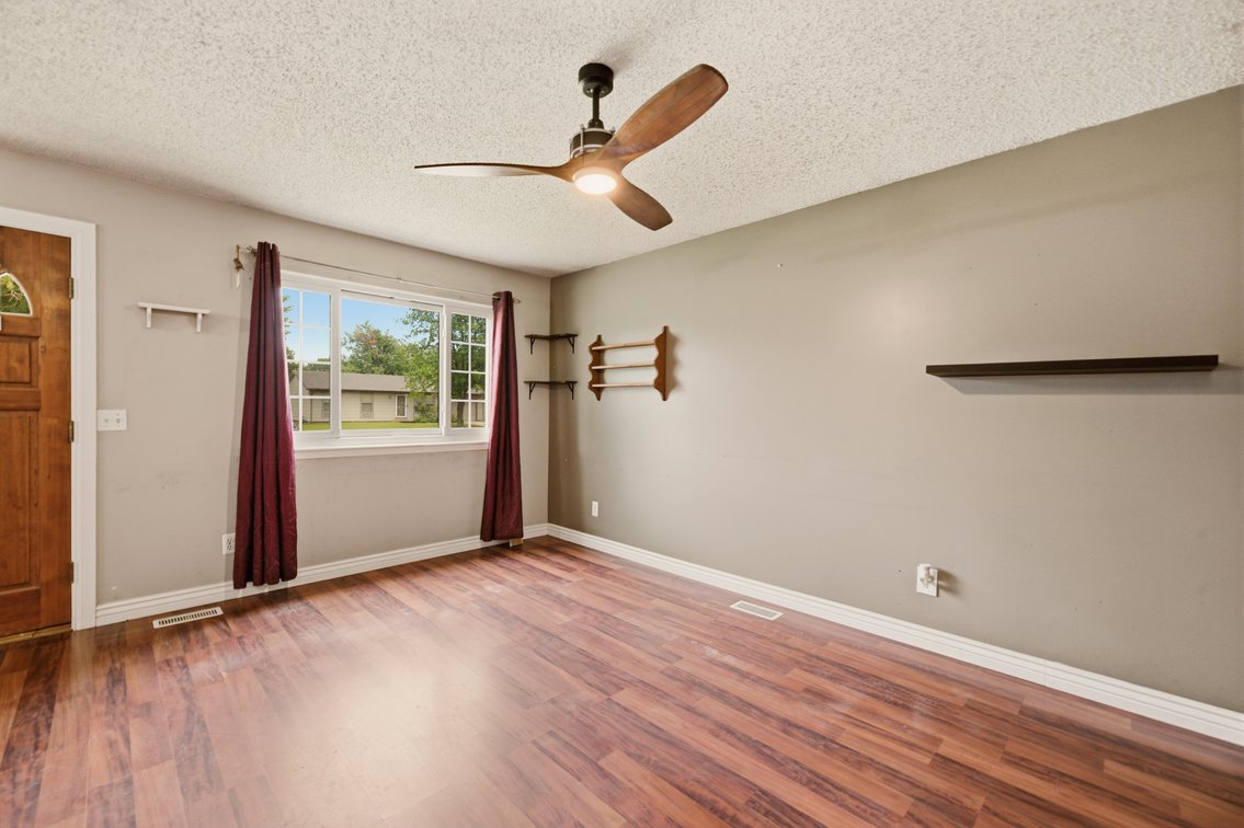 Image for 725 W Lockwood
