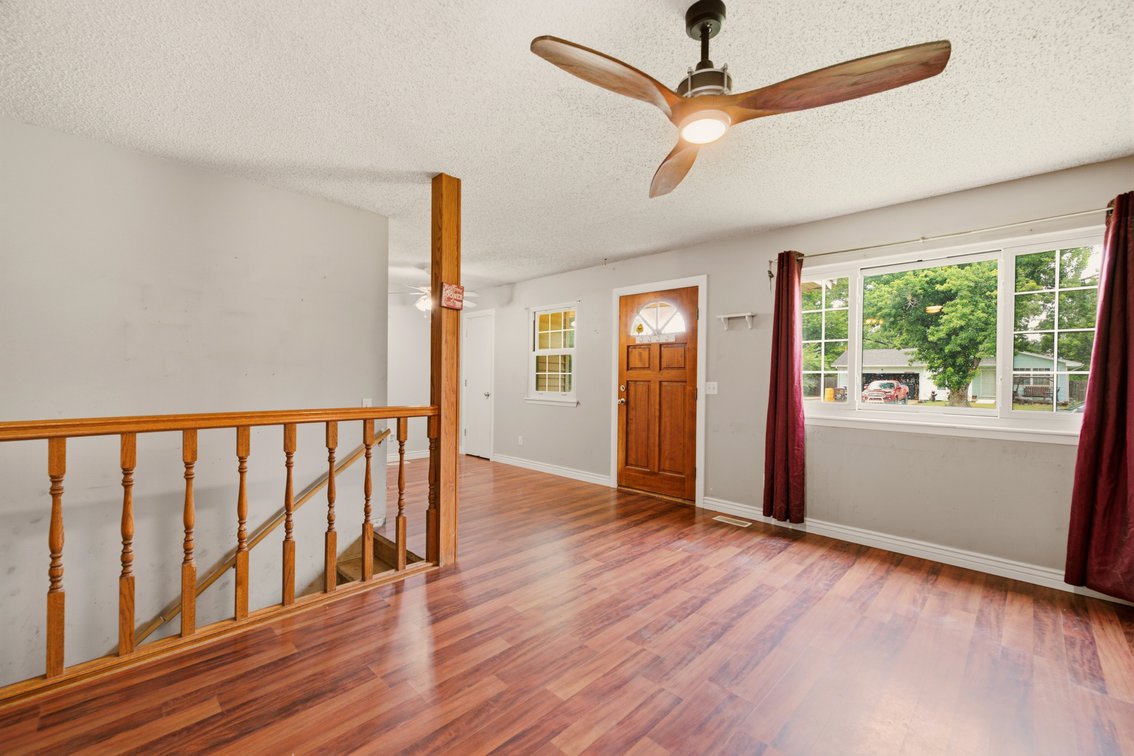 Image for 725 W Lockwood