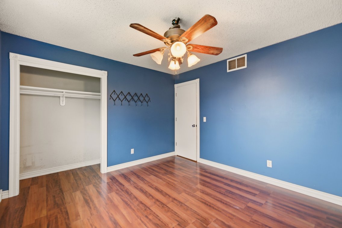 Image for 725 W Lockwood