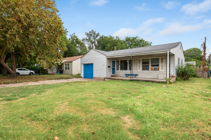 Image for 2732 S Greenwood Ave