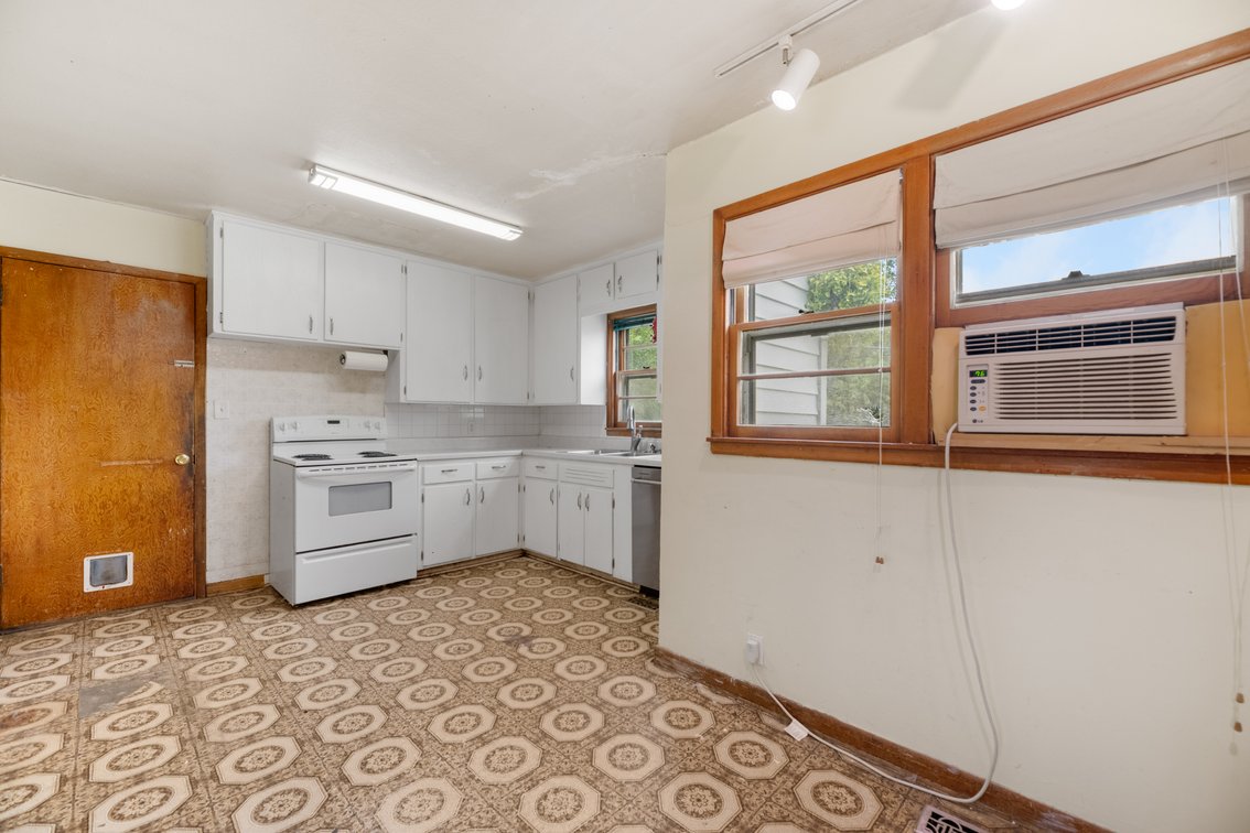 Image for 2732 S Greenwood Ave