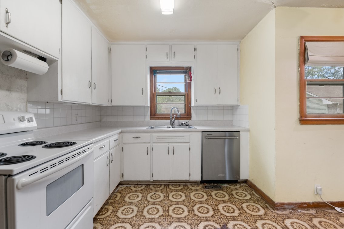 Image for 2732 S Greenwood Ave