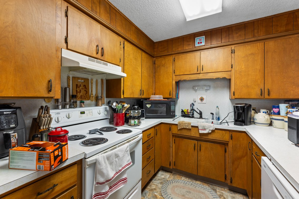 Image for 806 S. Edwards Ave, Moundridge