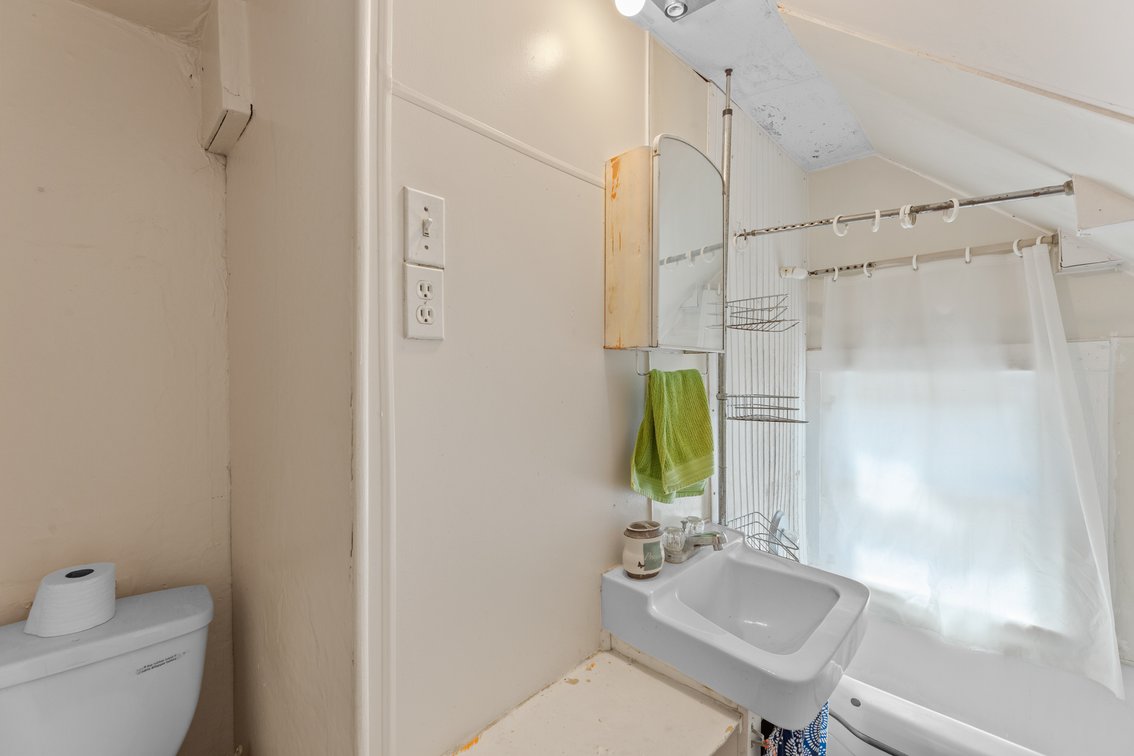 Image for 825 S. Ash Street