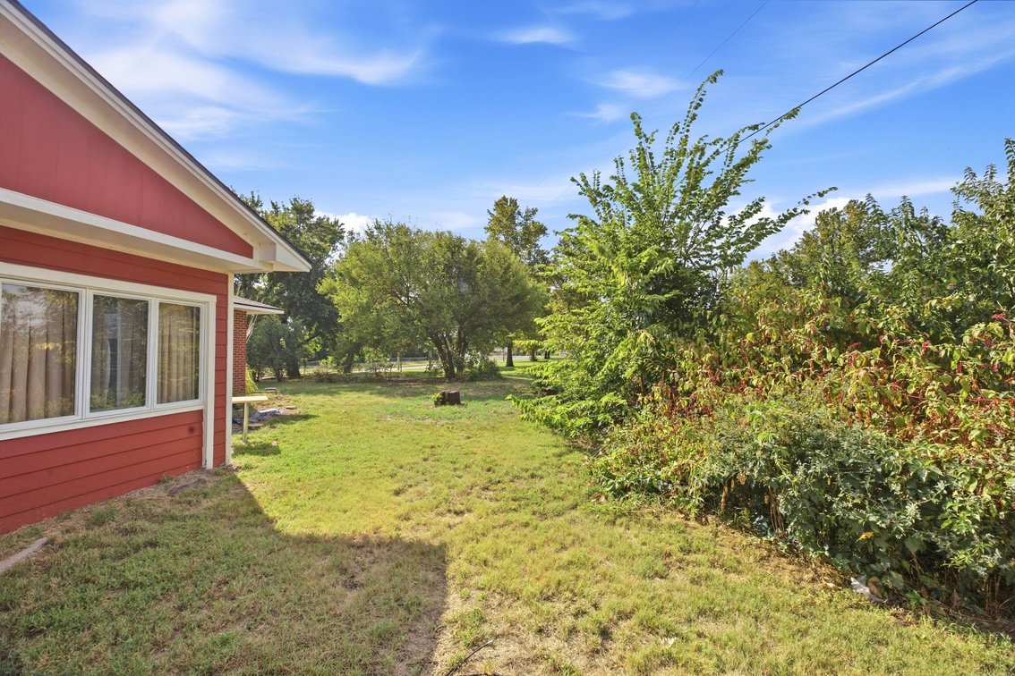 Image for 1711 James Street, Hutchinson