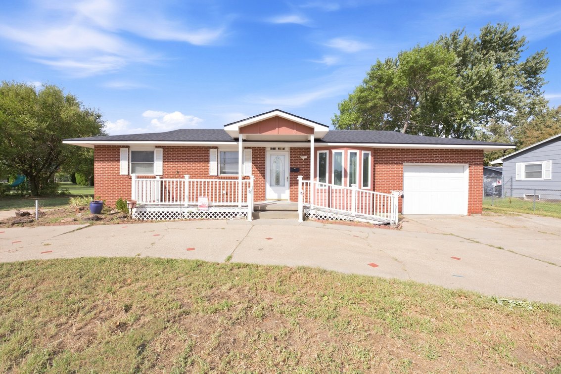 Image for 1711 James Street, Hutchinson