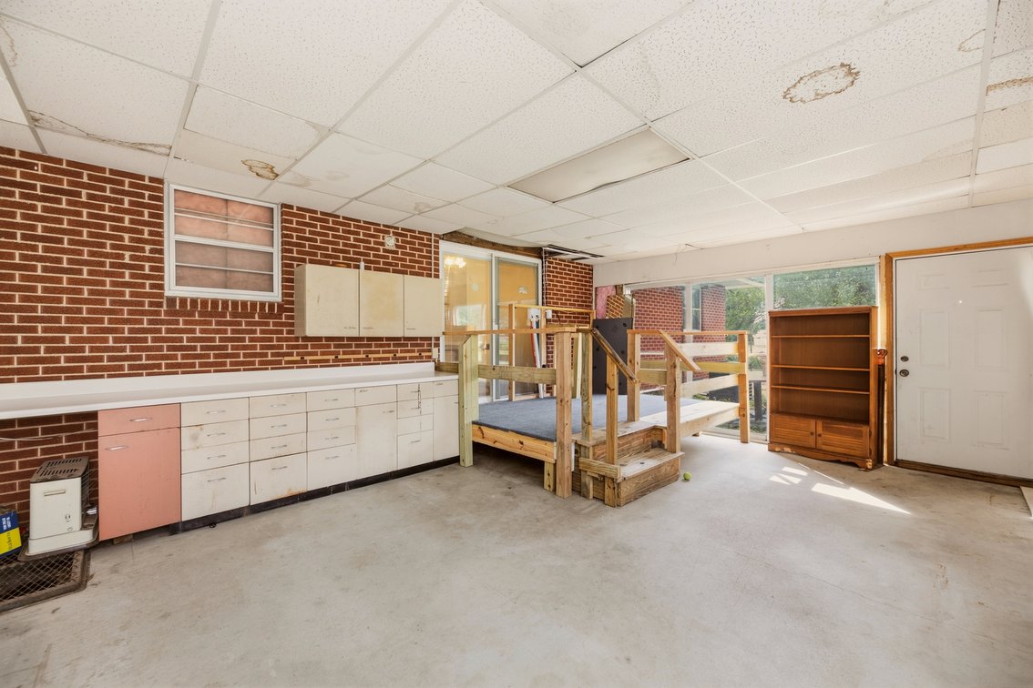 Image for 1711 James Street, Hutchinson