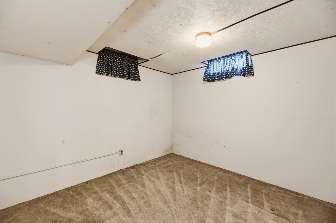 Image for 1711 James Street, Hutchinson