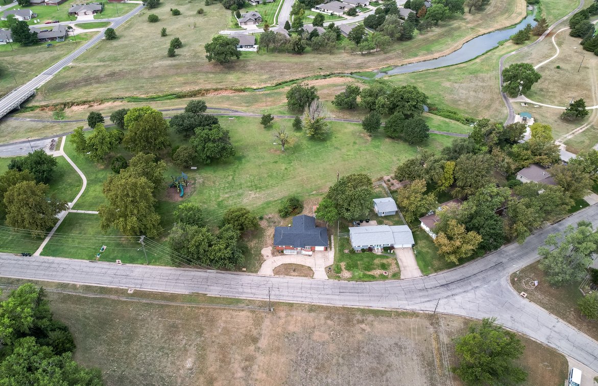 Image for 1711 James Street, Hutchinson