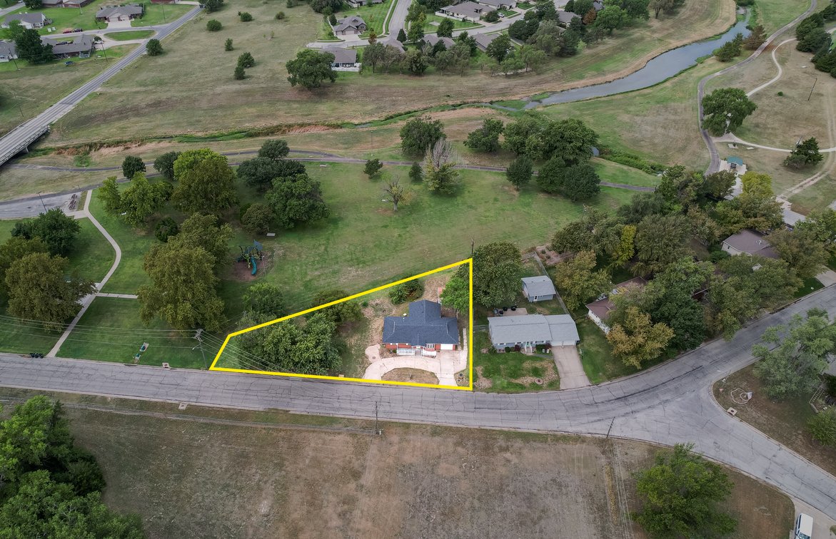 Image for 1711 James Street, Hutchinson