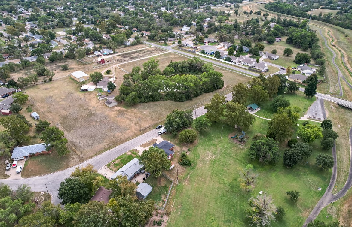 Image for 1711 James Street, Hutchinson