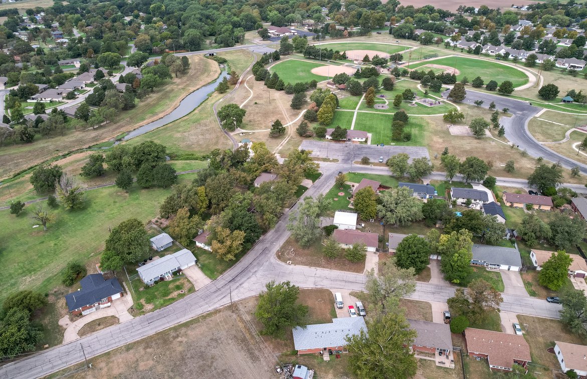 Image for 1711 James Street, Hutchinson
