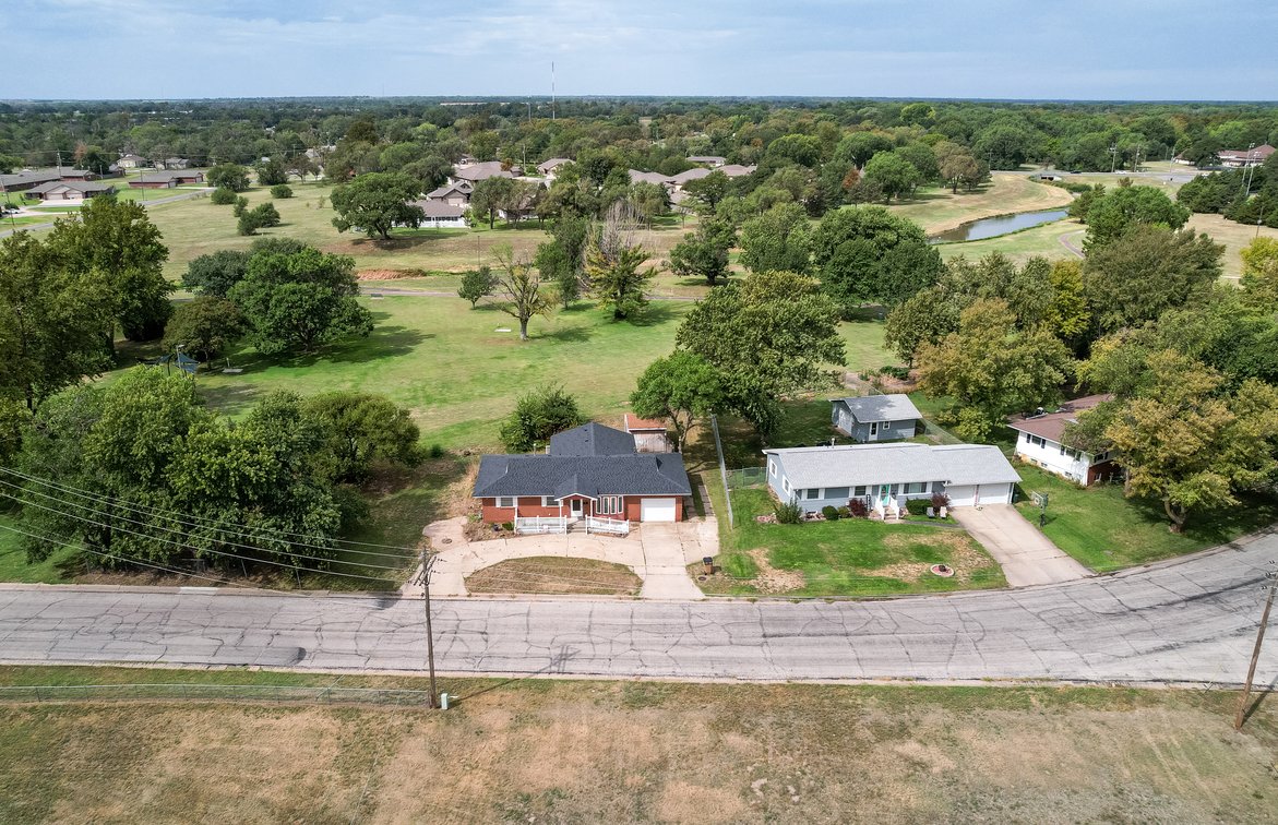 Image for 1711 James Street, Hutchinson