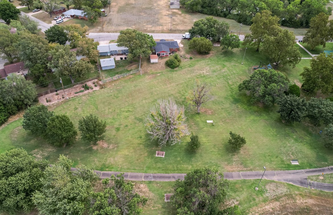 Image for 1711 James Street, Hutchinson
