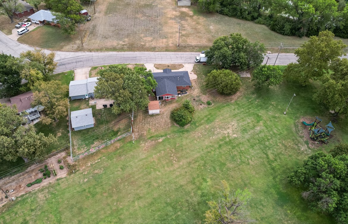 Image for 1711 James Street, Hutchinson