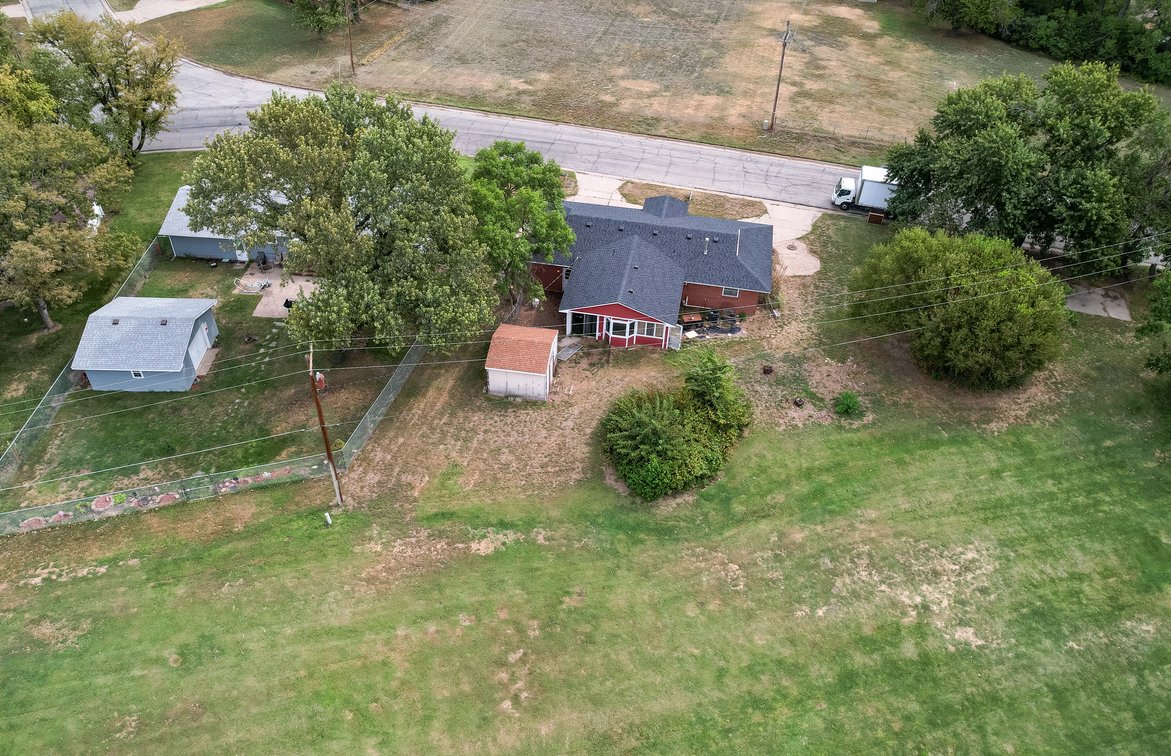 Image for 1711 James Street, Hutchinson