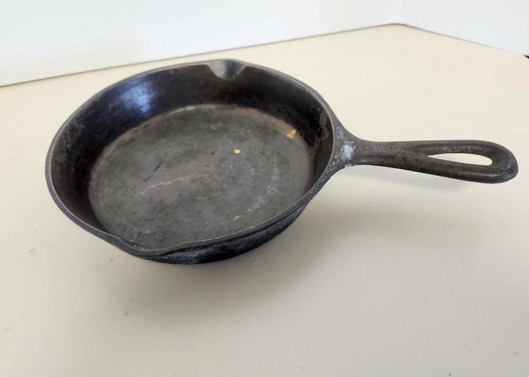 Image for Byron & Deloris Schwier #5 Collections Online Auction